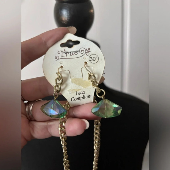 NWT | Crystal/Gold Necklace & Earring Set - Picture 4 of 5